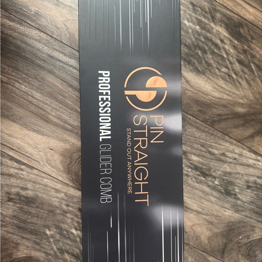 Pin Straight Professional Glider Comb